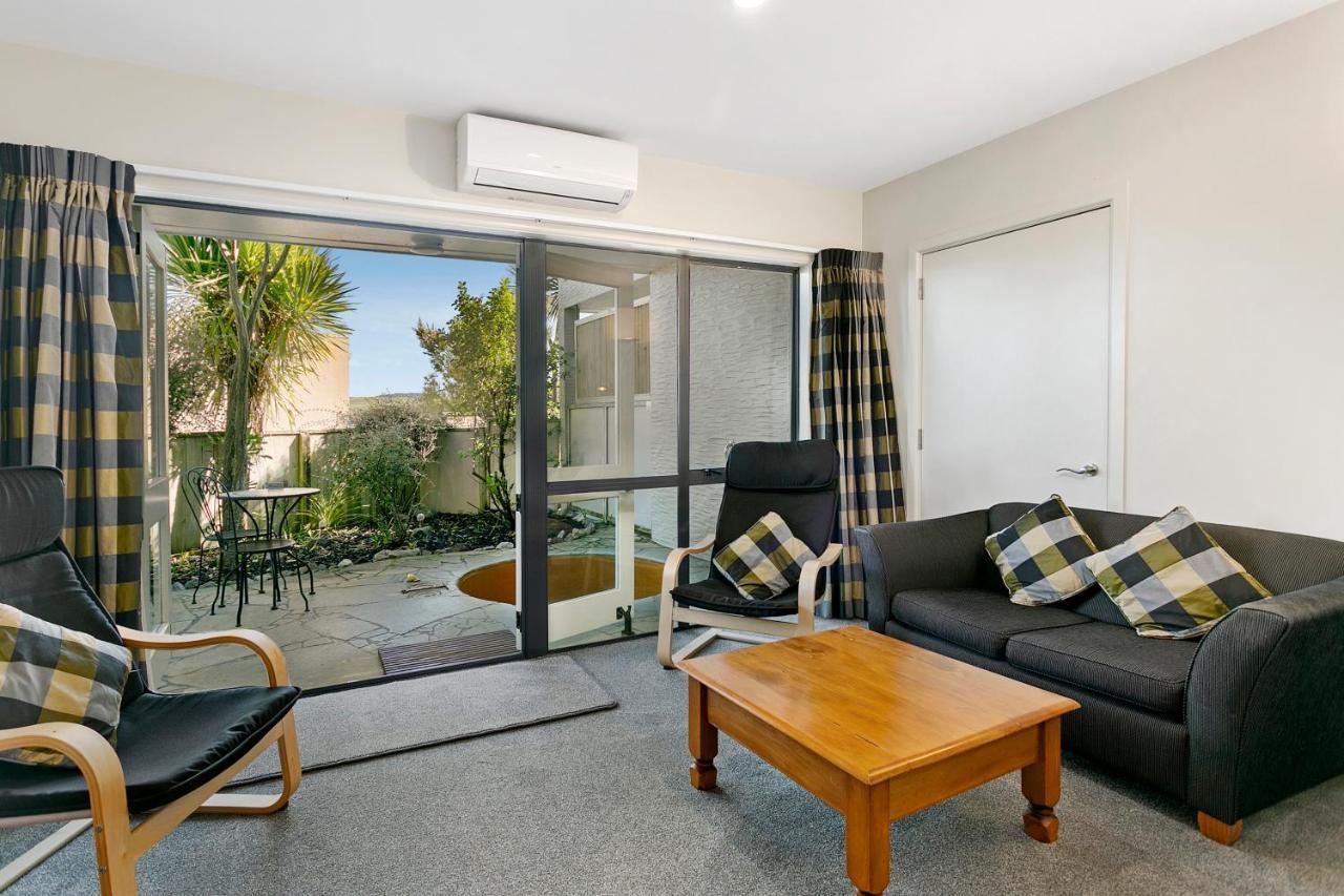 Baycrest Thermal Lodge Taupo Bagian luar foto